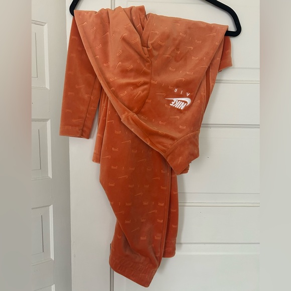 Nike Air Orange Velour Sweats Set - Picture 2 of 7